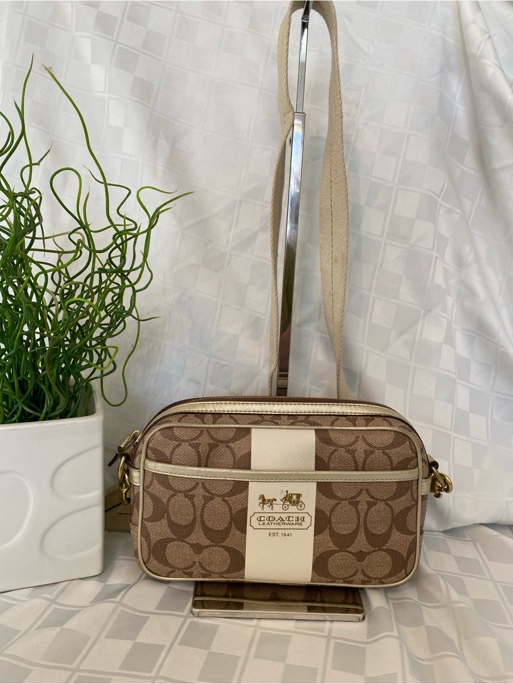 Coach heritage signature camera, Crossbody bag, brown and gold PVC leather Y2K